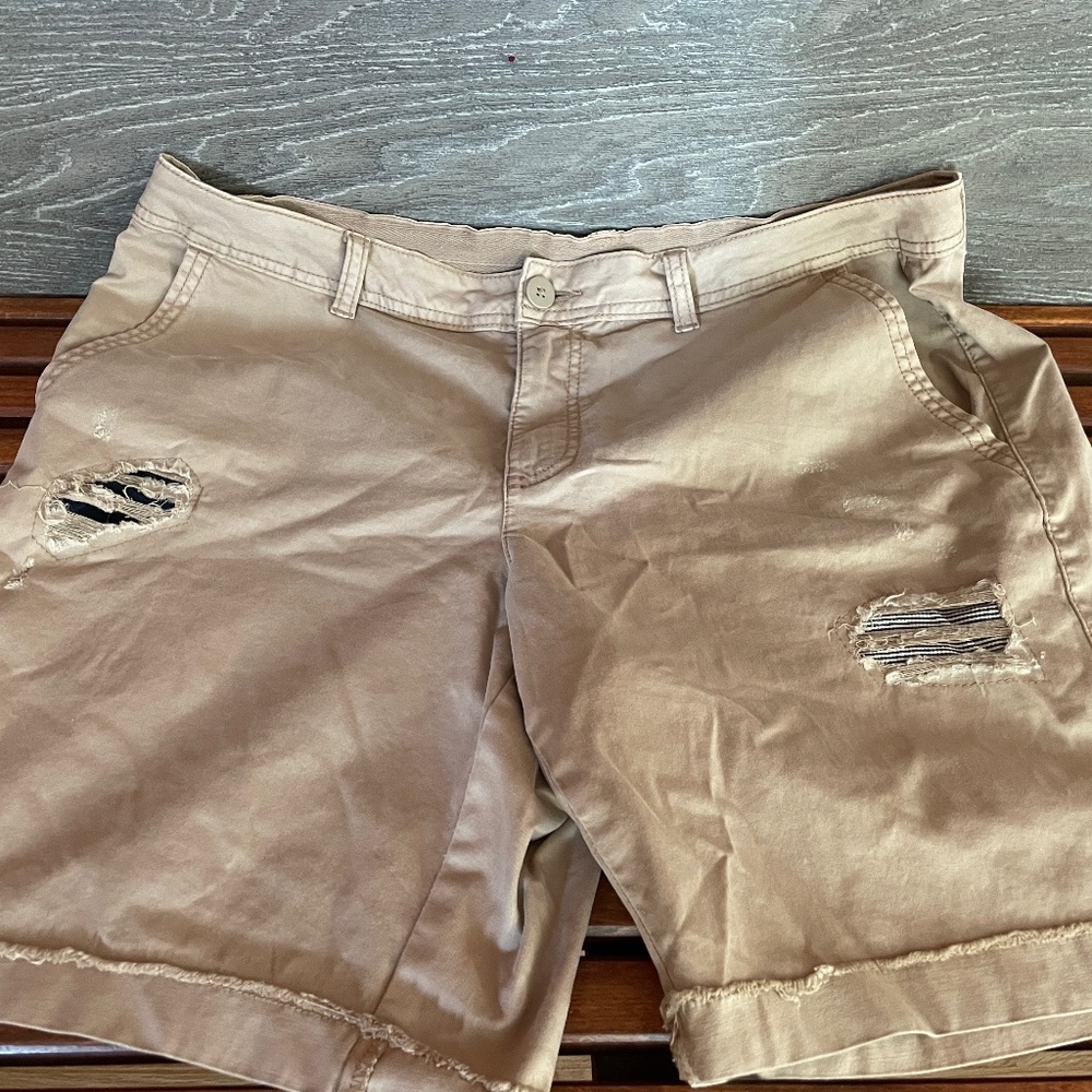 Time And Tru Women's Size 16 Color Light Khaki Cuffed Bermuda Jean Shorts